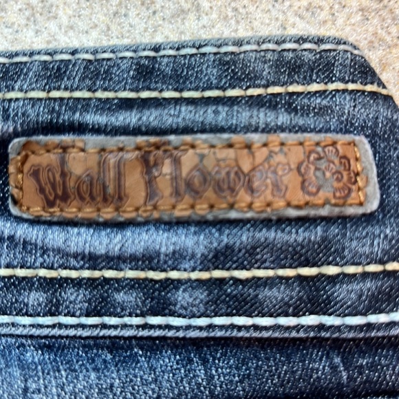 👖Wallflower Distressed Skinny Blue Jeans Women’s 8-10 based on measurements - Picture 10 of 17